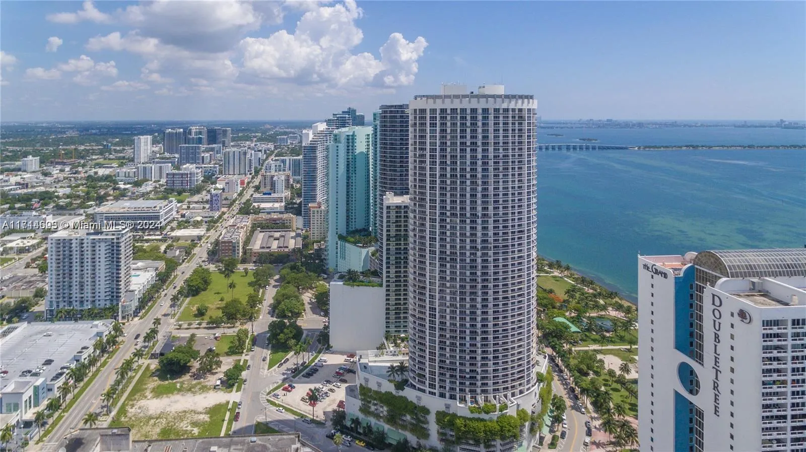 1 bedroom 1 bath for sale at 1750 N Bayshore Dr # 2505, Miami FL 33132