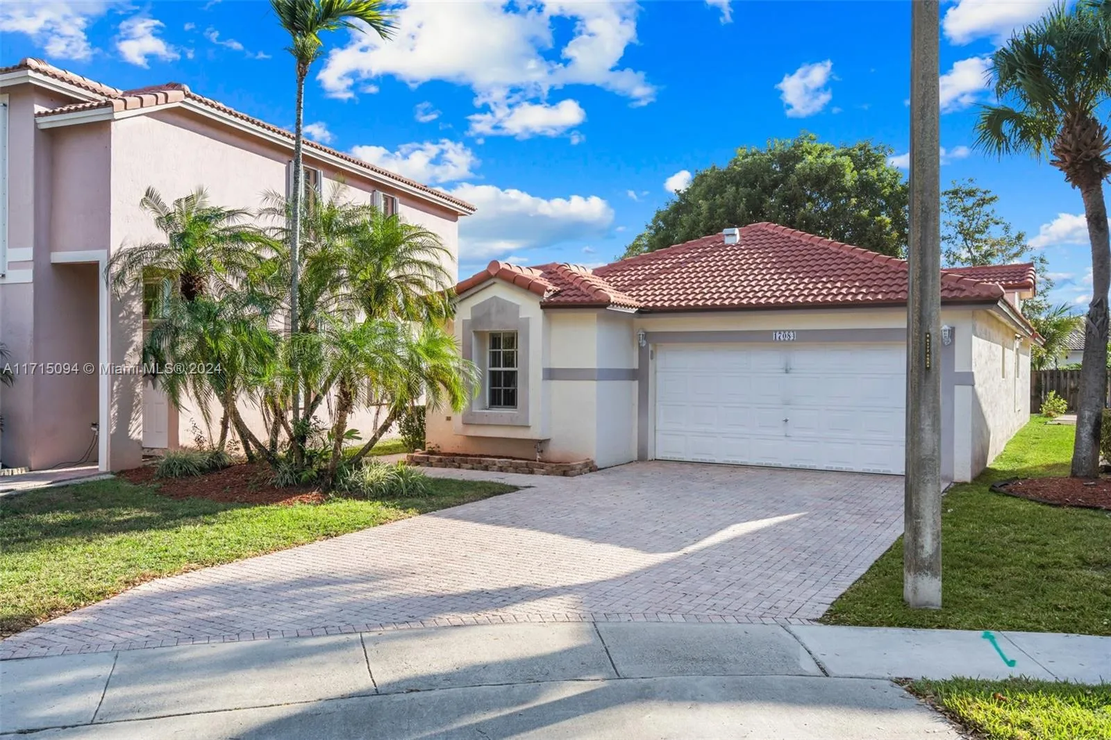 3 bedroom 2 bath for sale at 17084 NW 12th St, Pembroke Pines FL 33028