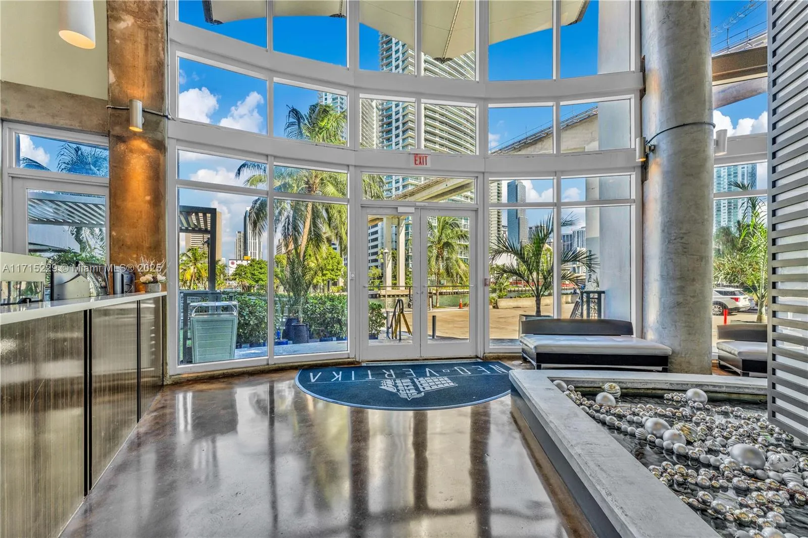 690 SW 1st Ct, Miami FL 33130