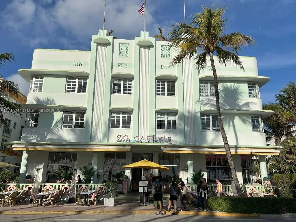 1 bedroom 1 bath for sale at 1250 Ocean Dr # 3F, Miami Beach FL 33139