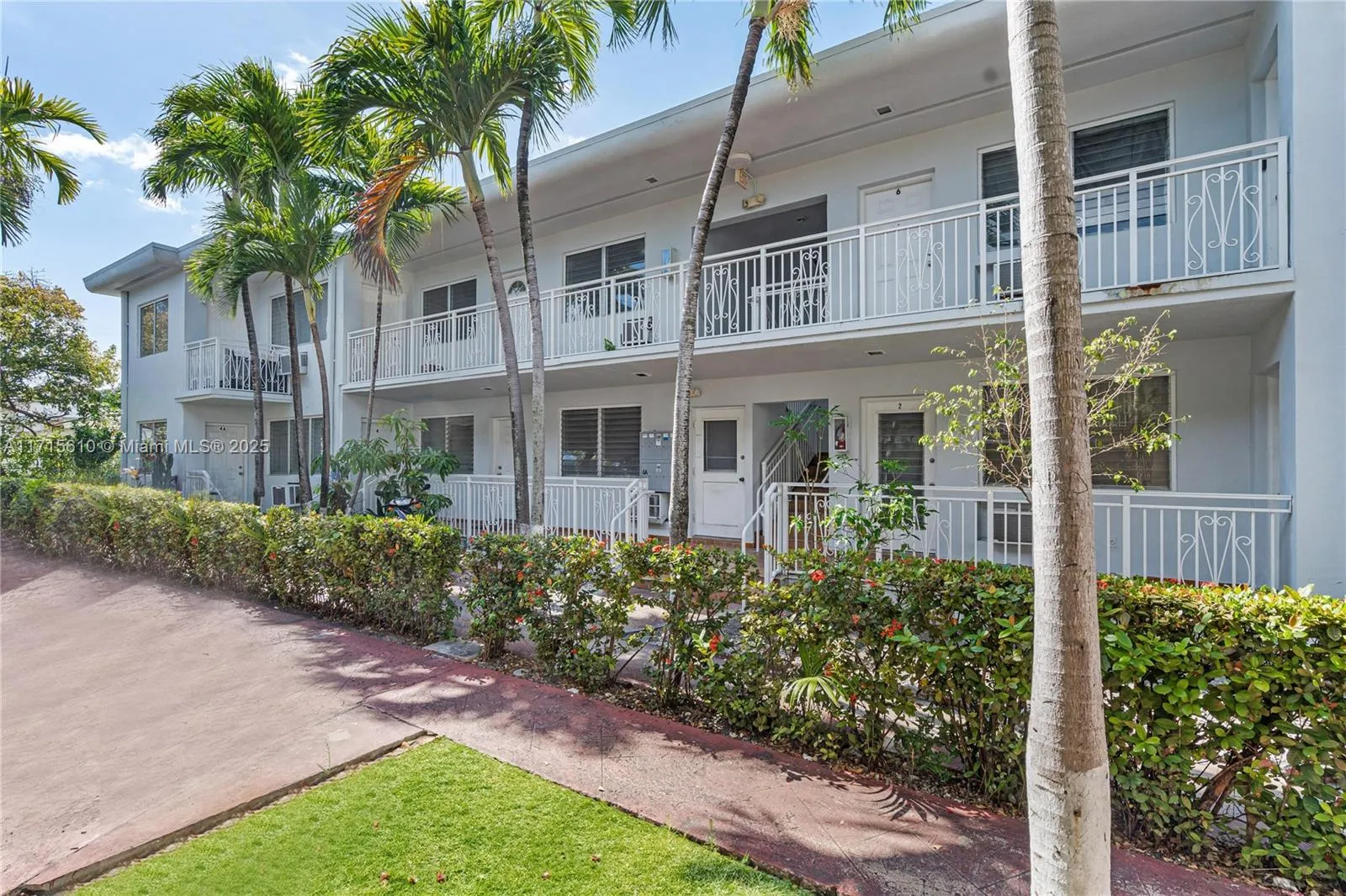 1 bedroom 1 bath for rent at 7721 Dickens Ave # 7, Miami Beach FL 33141