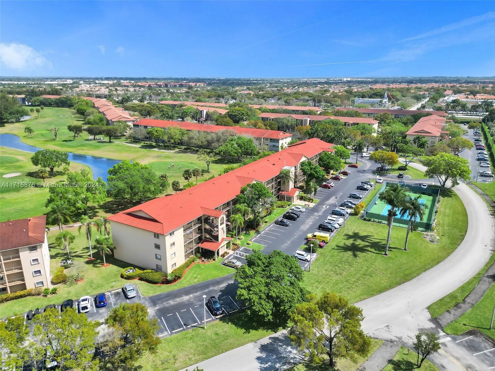 2 bedroom 2 bath for sale at 12601 SW 13th St # 401G, Pembroke Pines FL 33027