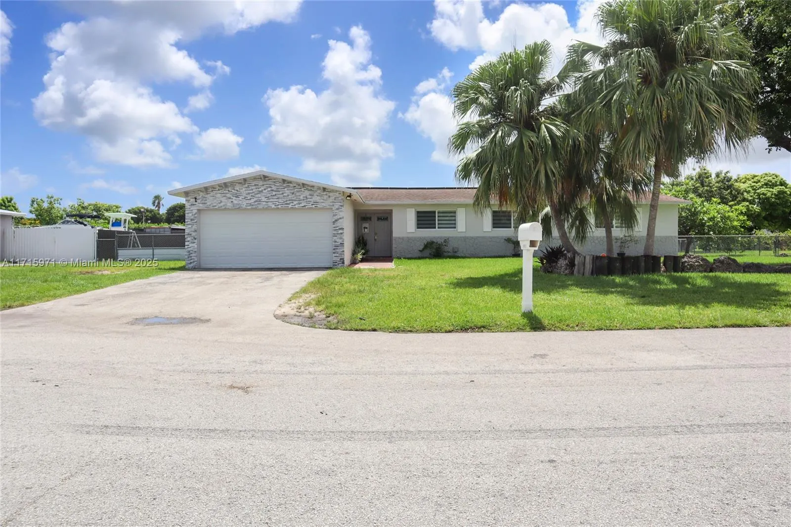 3 bedroom 2 bath for sale at 29721 SW 169th Ave, Homestead FL 33030