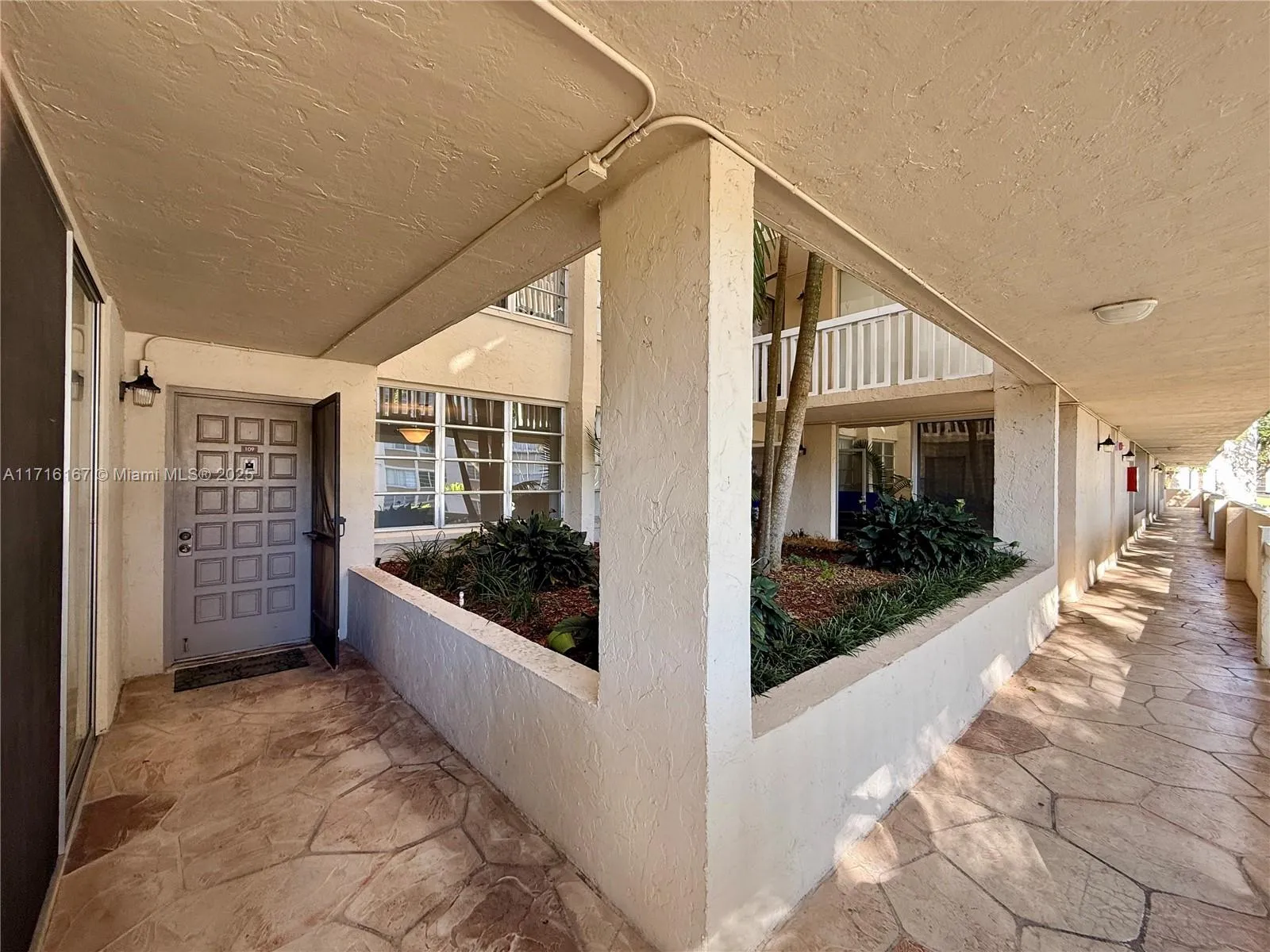 7011 Environ Blvd # 109, Lauderhill FL 33319