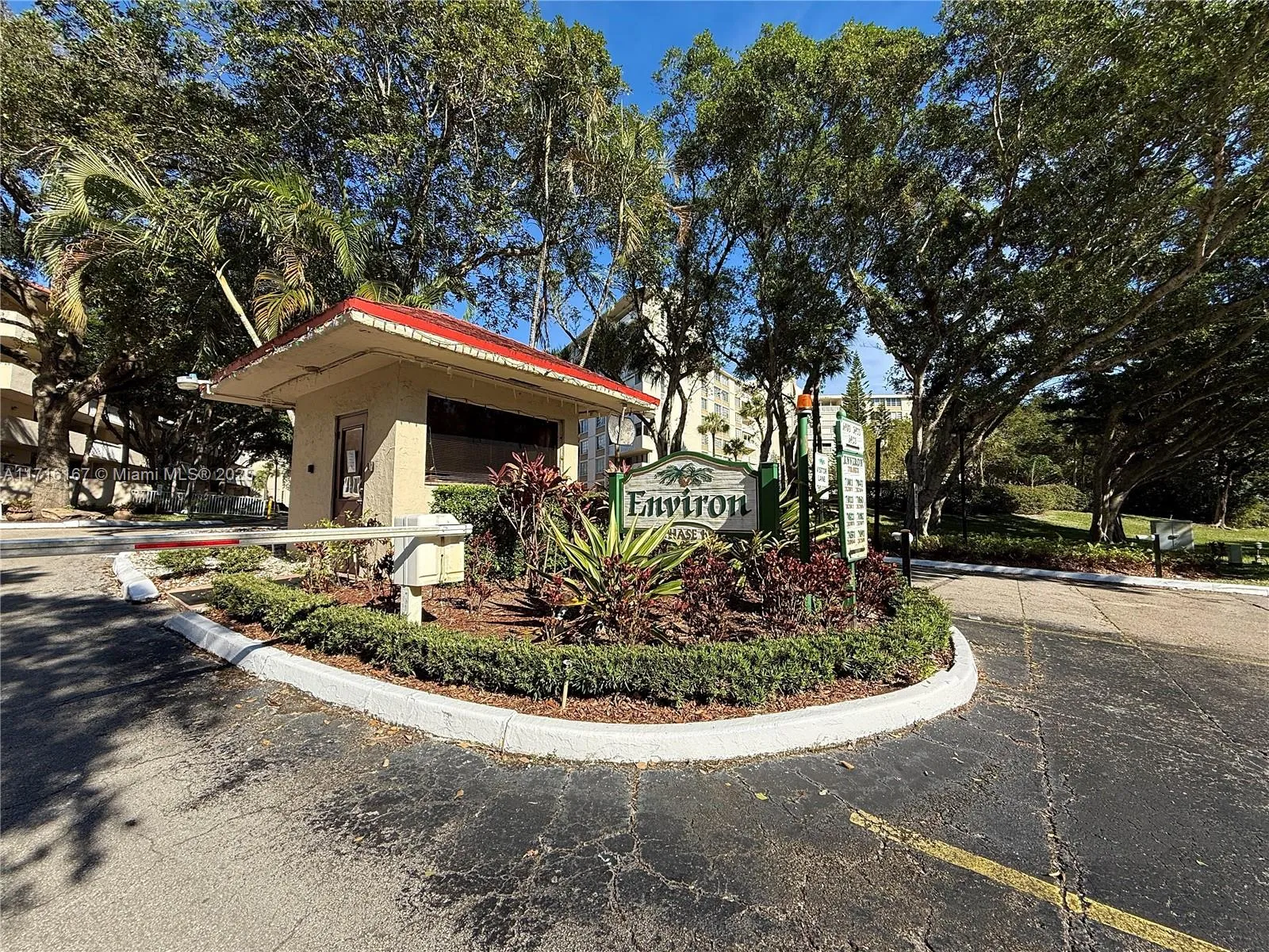 7011 Environ Blvd # 109, Lauderhill FL 33319