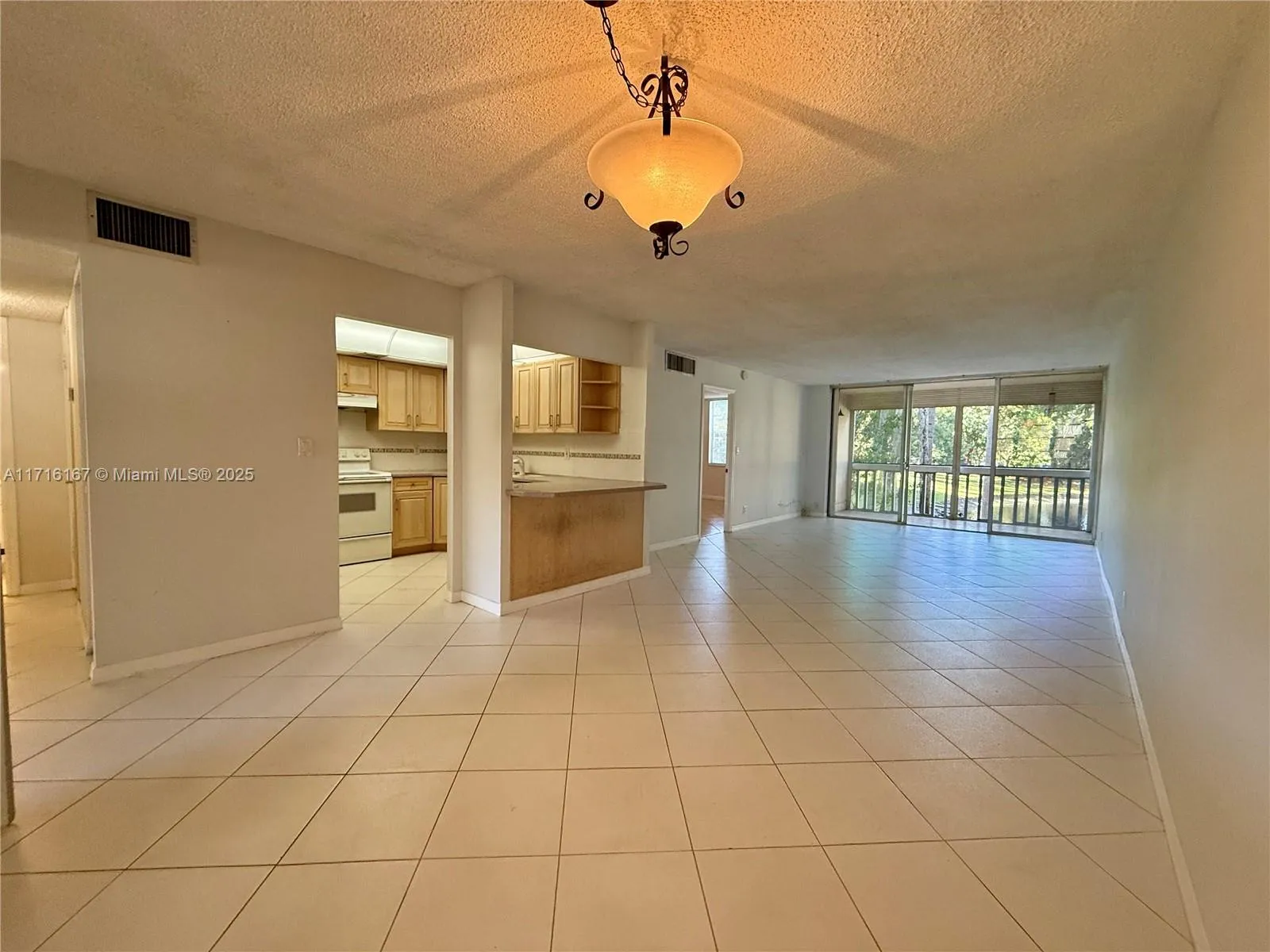 7011 Environ Blvd # 109, Lauderhill FL 33319