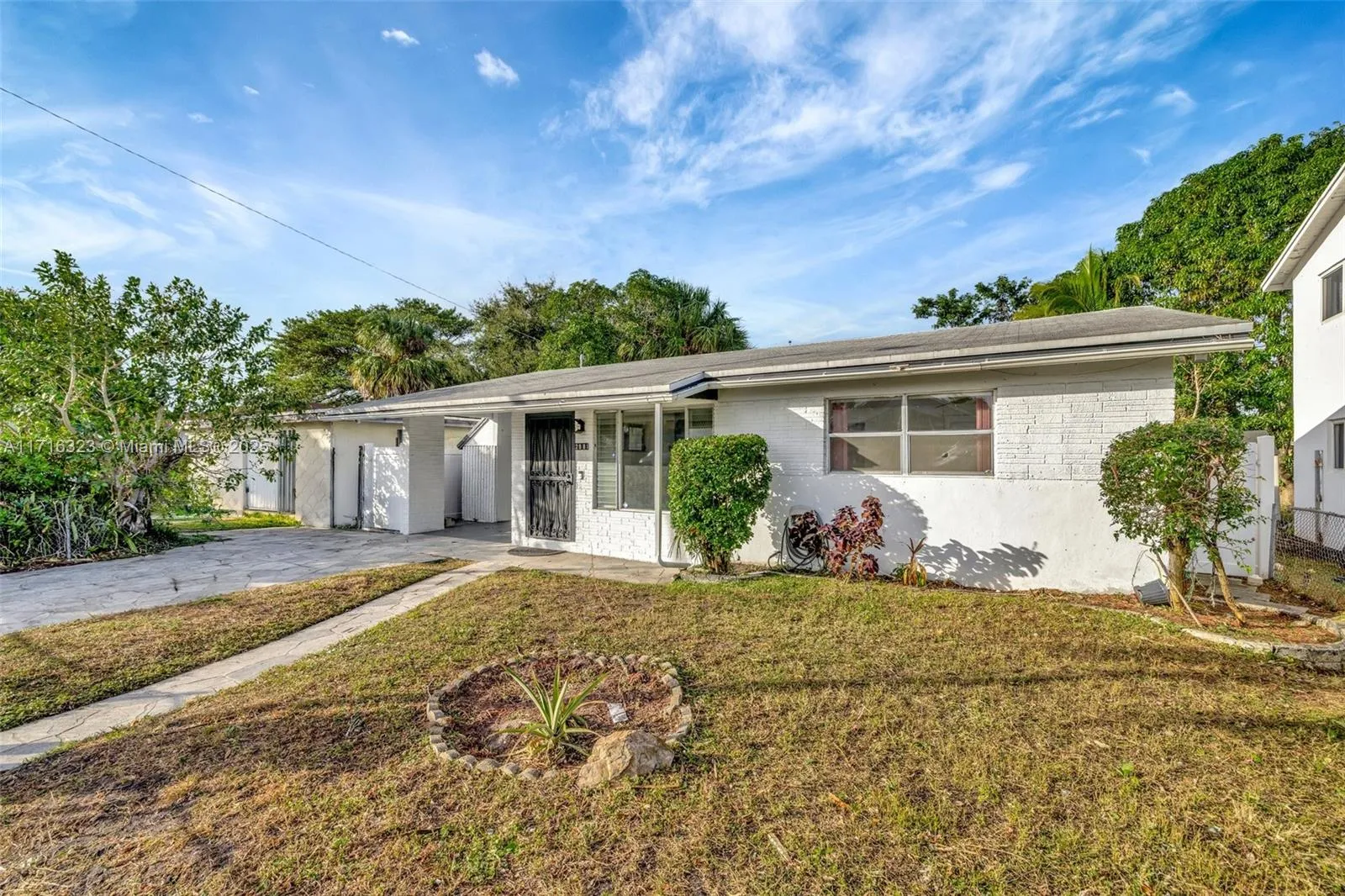 2 bedroom 1 bath for sale at 2981 NW 7th Ct, Fort Lauderdale FL 33311