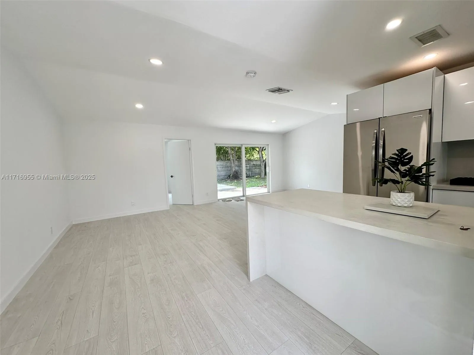 20831 NW 28th Ave, Miami Gardens FL 33056