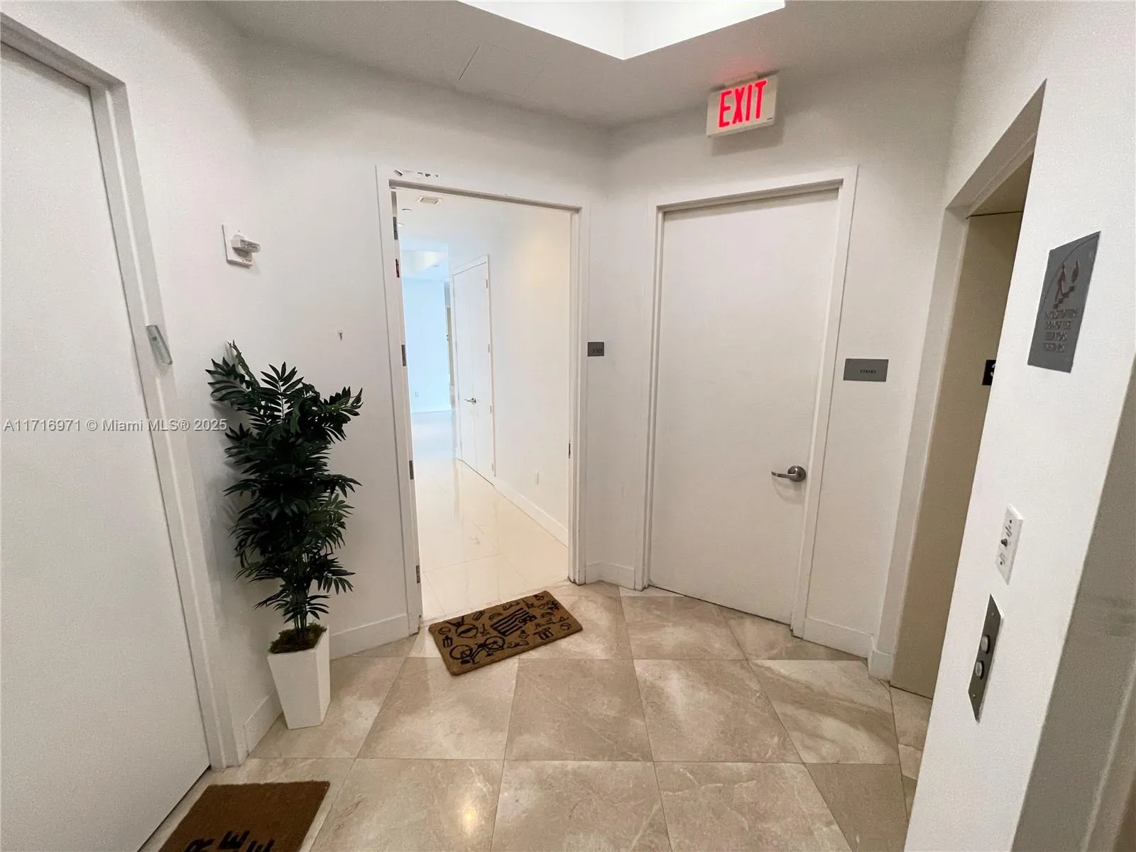 15901 Collins Ave # 3705, Sunny Isles Beach FL 33160