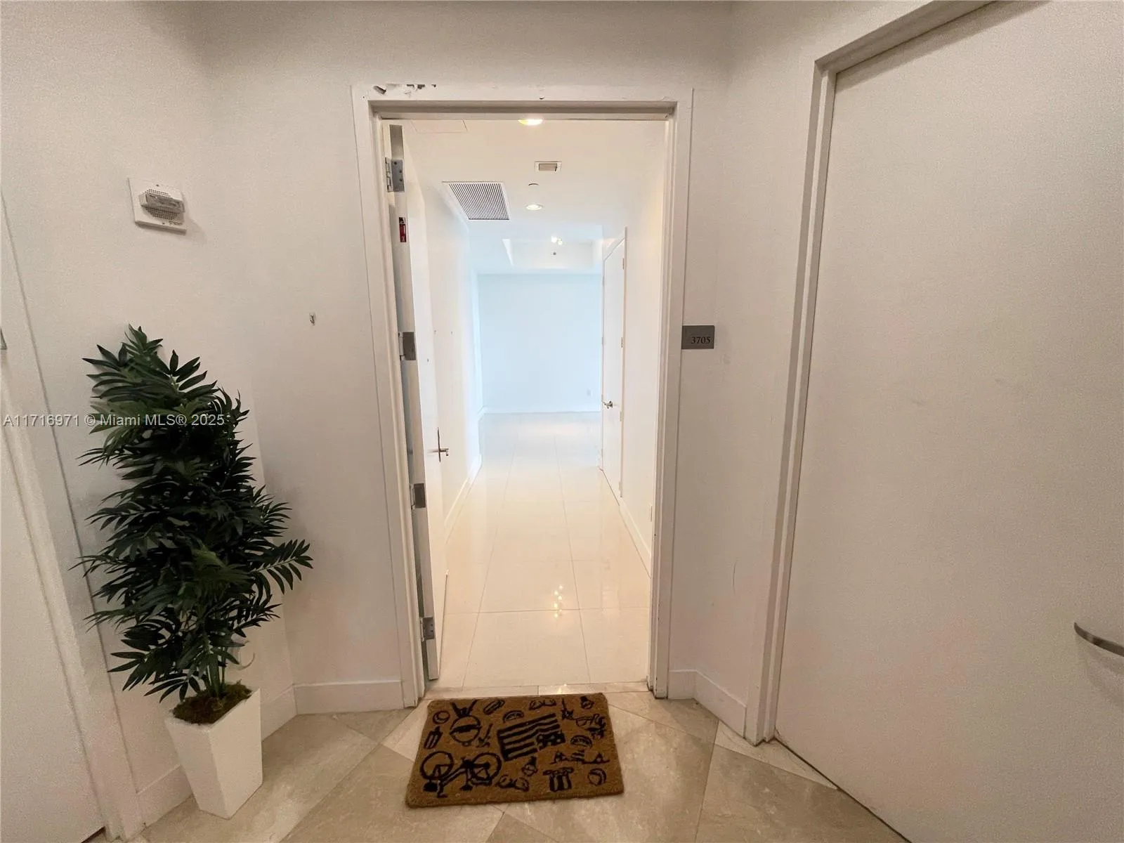 15901 Collins Ave # 3705, Sunny Isles Beach FL 33160