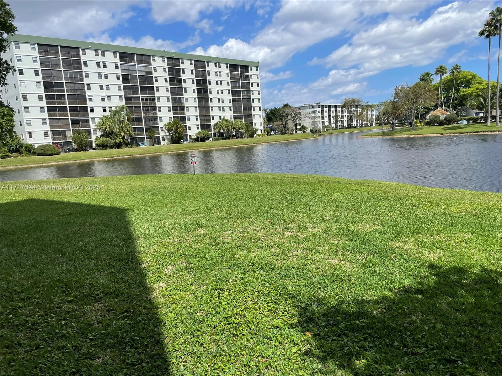 2309 S Cypress Bend Dr # 115B, Pompano Beach FL 33069