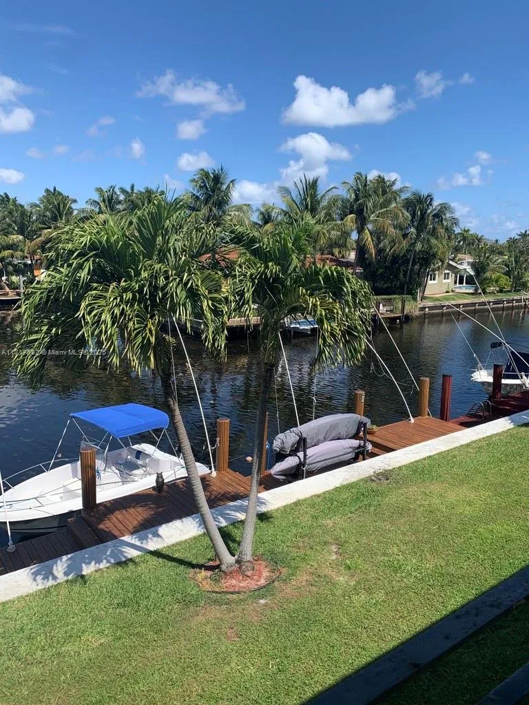 301 E Mcnab Rd # 208, Pompano Beach FL 33060