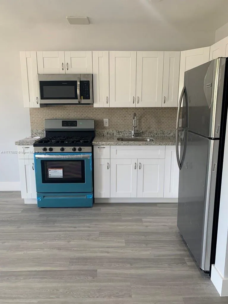 301 E Mcnab Rd # 208, Pompano Beach FL 33060