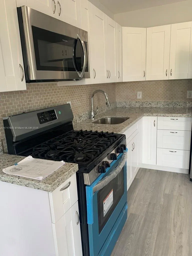 301 E Mcnab Rd # 208, Pompano Beach FL 33060