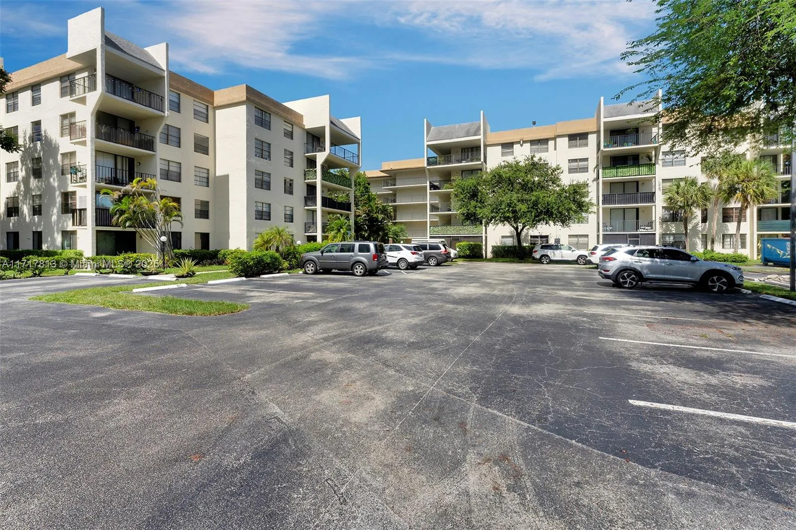 6190 Woodlands Blvd # 108, Tamarac FL 33319