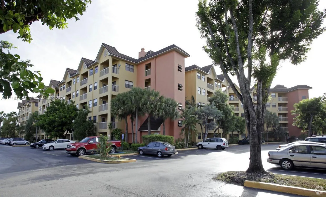 8353 Lake Dr # 504, Doral FL 33166