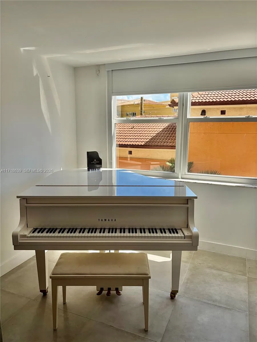90 Alton Rd # 303, Miami Beach FL 33139