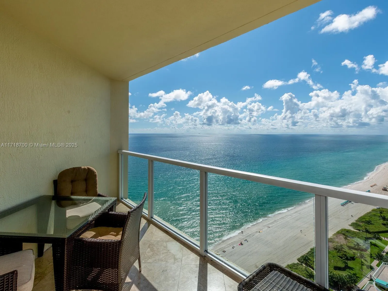 2 bedroom 2 bath for rent at 16699 Collins Ave # 2701, Sunny Isles Beach FL 33160