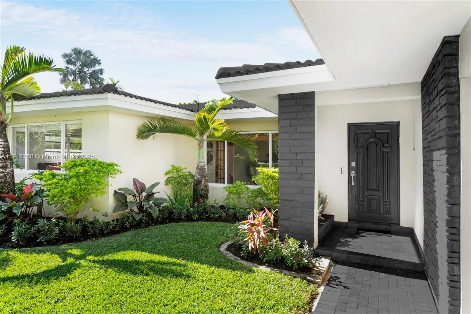 4 bedroom 4 bath for sale at 6140 Pine Tree Dr, Miami Beach FL 33140