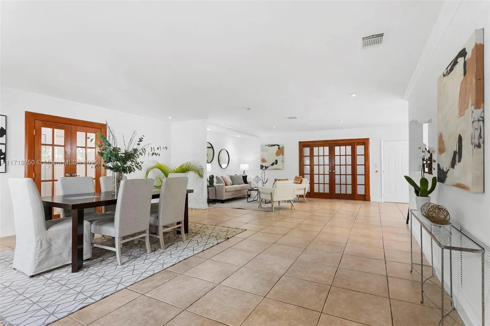 6140 Pine Tree Dr, Miami Beach FL 33140