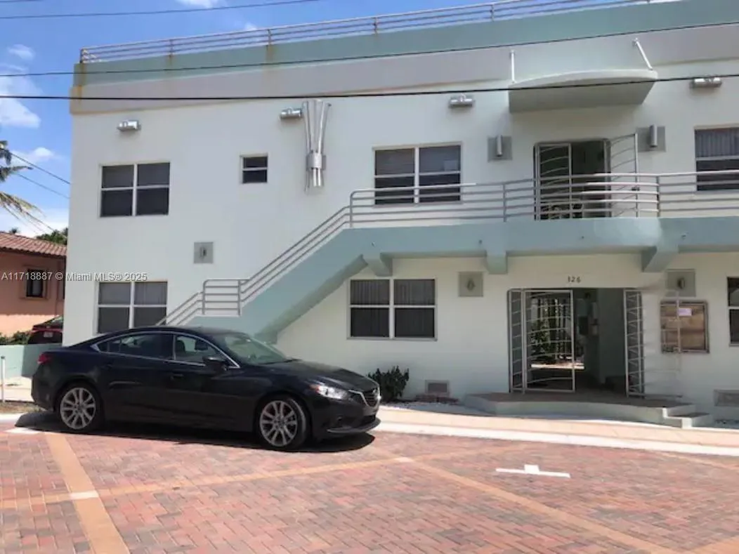 326 Wilson St # 206, Hollywood FL 33019