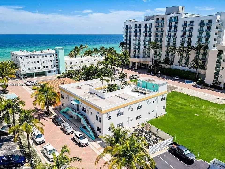 326 Wilson St # 206, Hollywood FL 33019