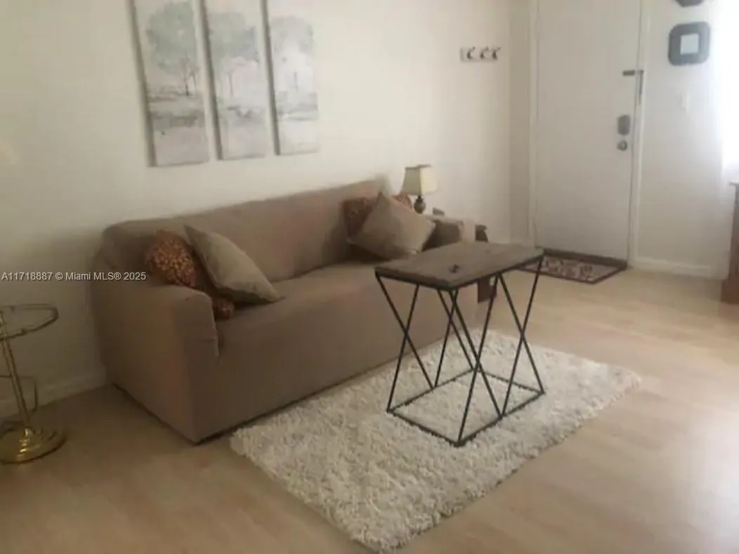 326 Wilson St # 206, Hollywood FL 33019