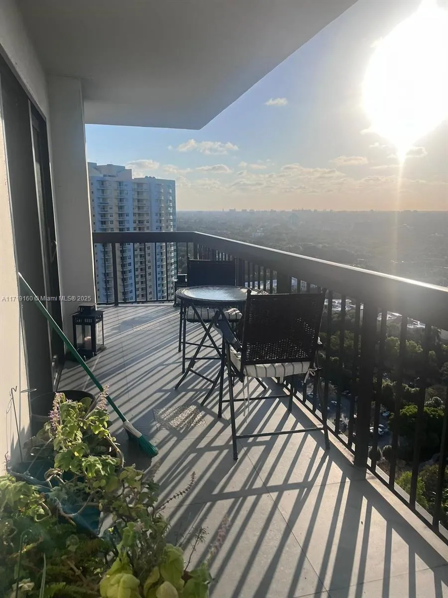 2 bedroom 2 bath for sale at 2333 Brickell Ave # 2616, Miami FL 33129