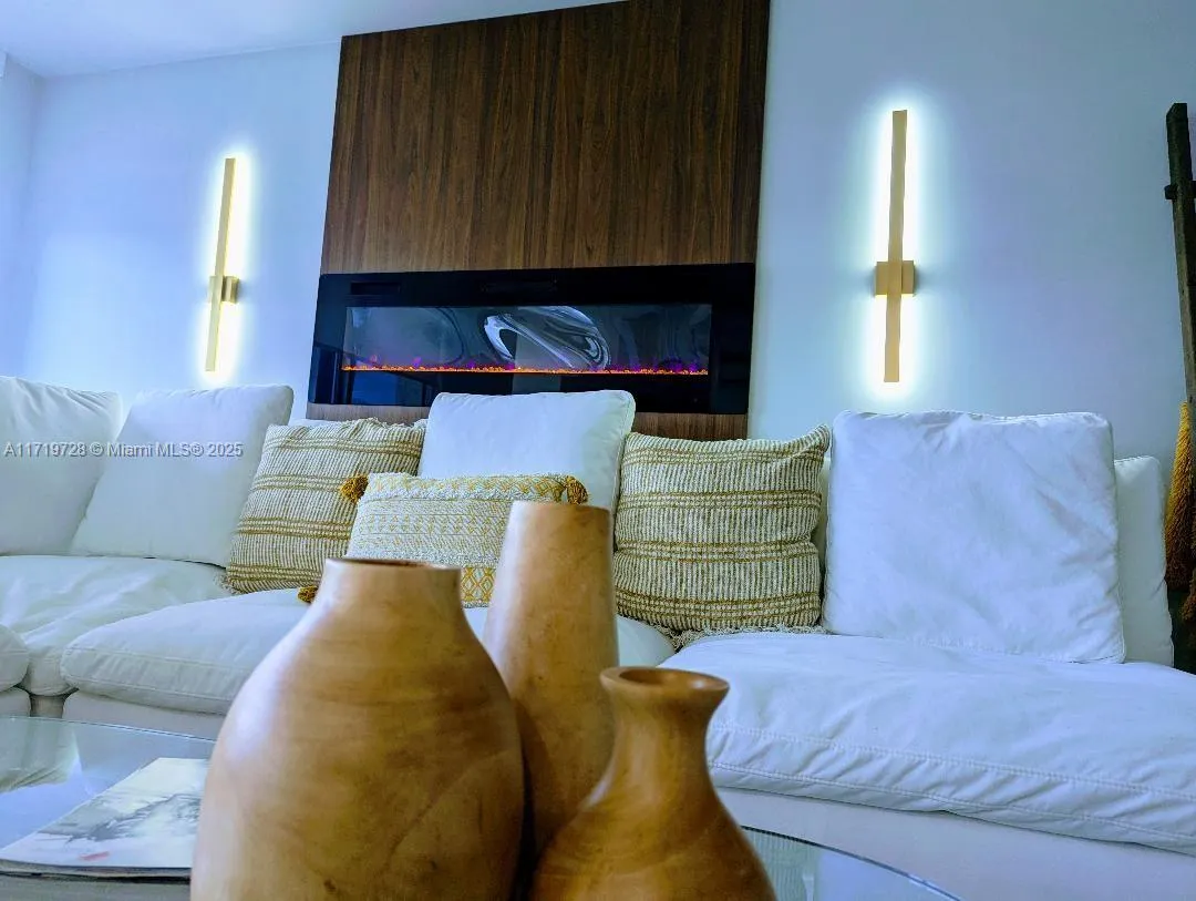 2655 Collins Ave # 802, Miami Beach FL 33140