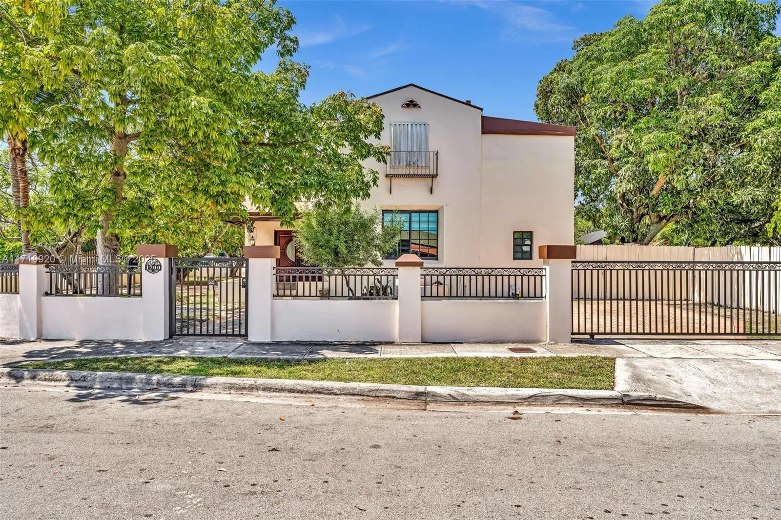 6 bedroom 4 bath for sale at 1700 SW 17th St, Miami FL 33145