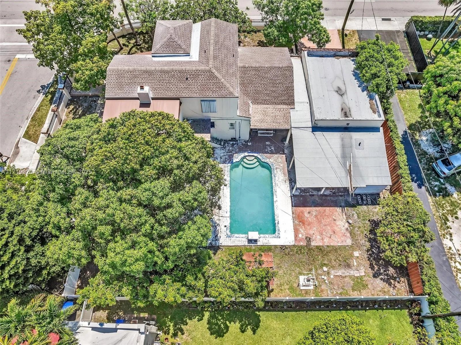 1700 SW 17th St, Miami FL 33145