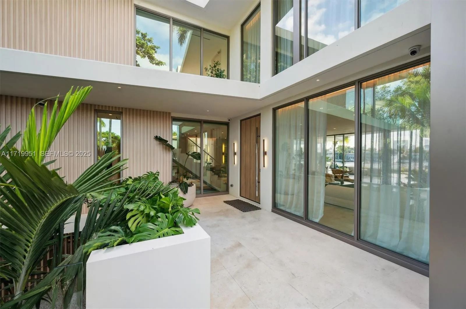 424 W Rivo Alto Dr, Miami Beach FL 33139