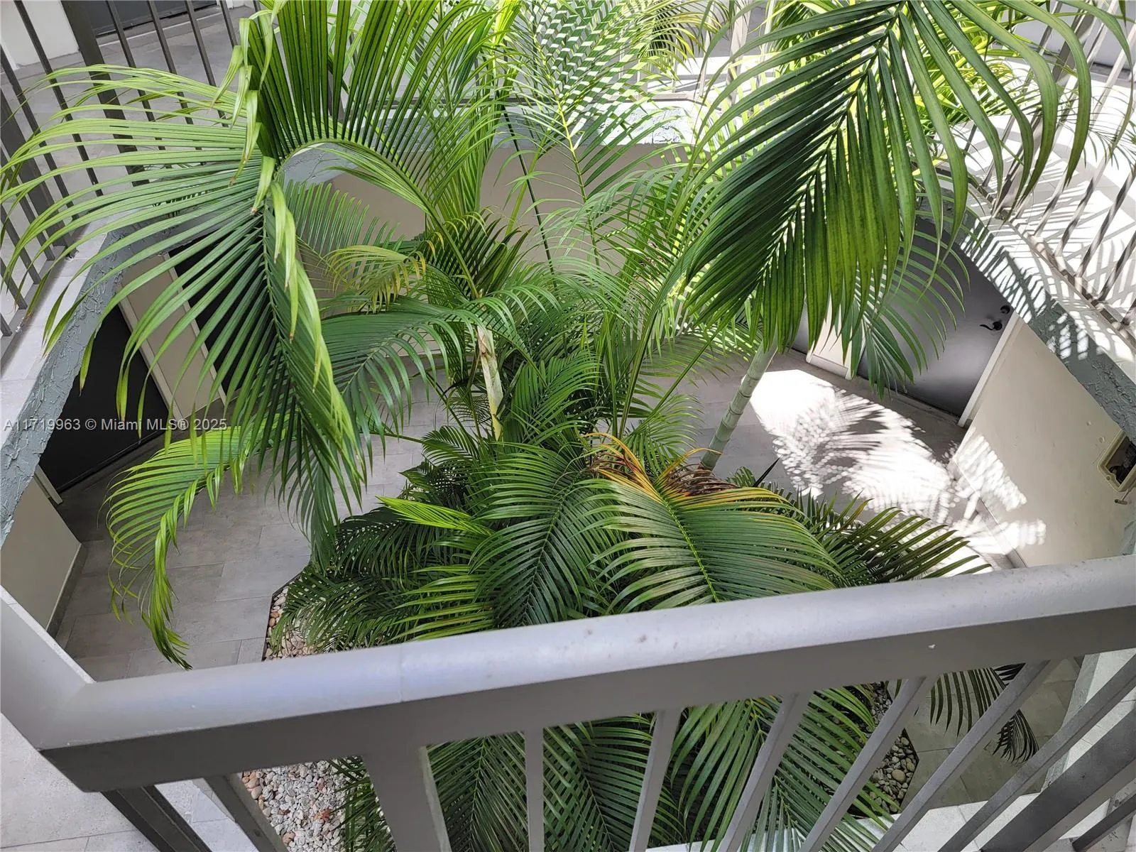 9421 Fontainebleau Blvd # 35, Miami FL 33172