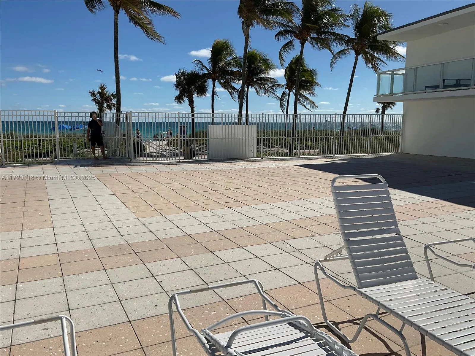5445 Collins Ave, Miami Beach FL 33140