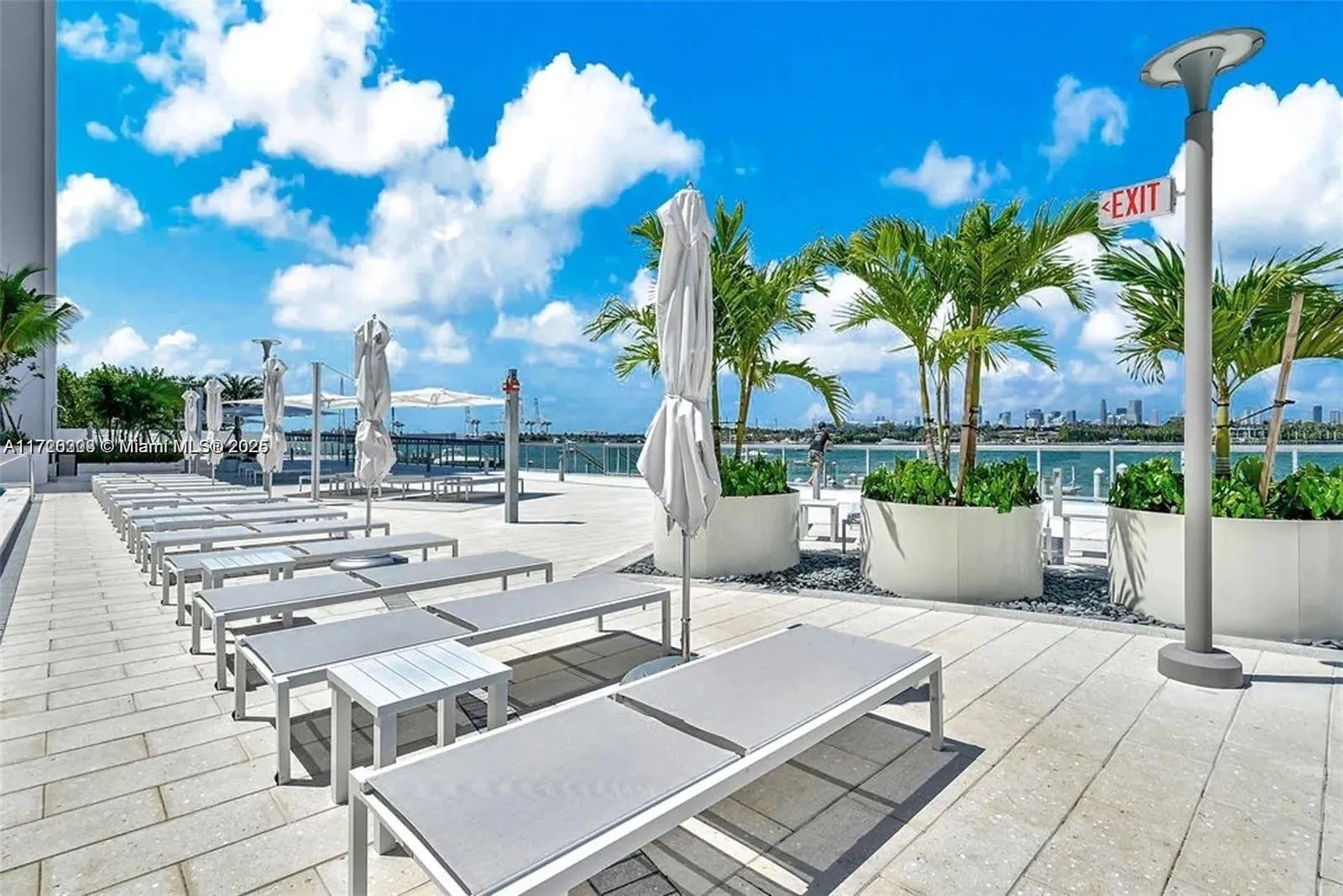 1 bedroom 1 bath for sale at 1000 West Ave, Miami Beach FL 33139