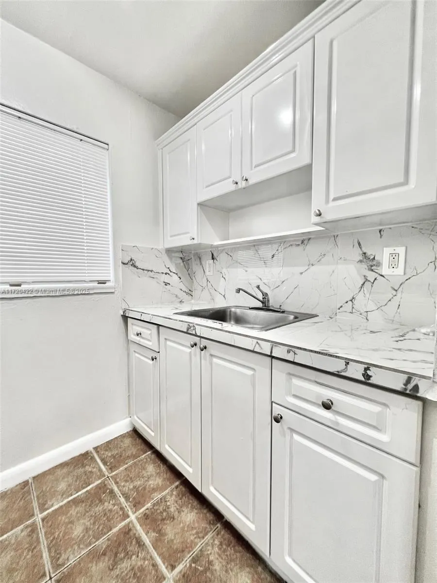 10 NW 77th St # 8, Miami FL 33150