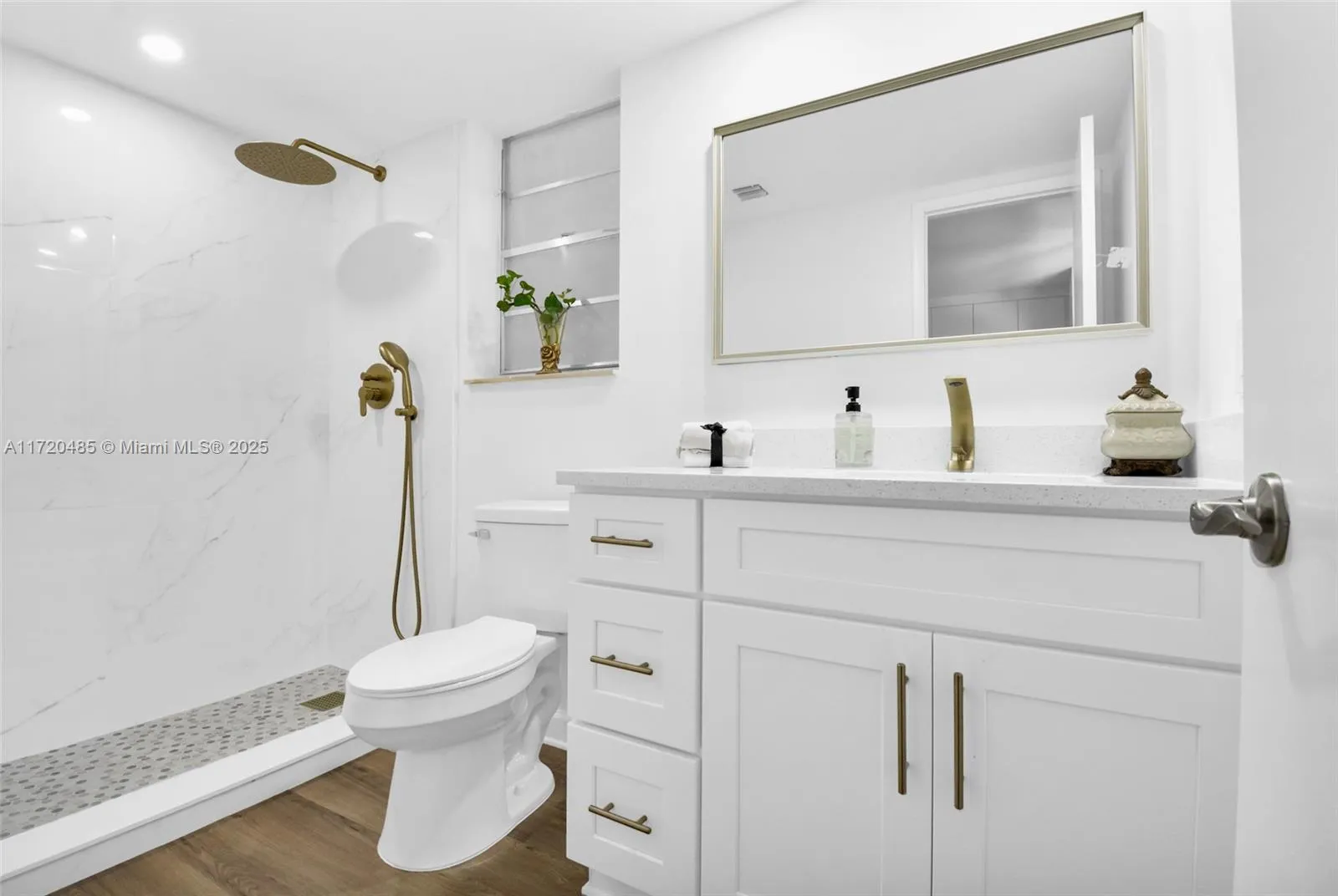 1 bedroom 1 bath for sale at 2731 NE 14th St Cswy # 130, Pompano Beach FL 33062