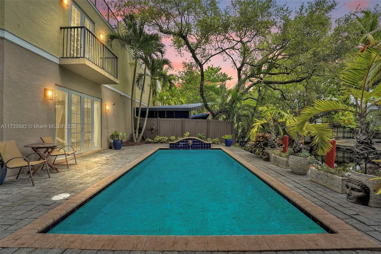 3 bedroom 3 bath for sale at 816 SW 10th St, Fort Lauderdale FL 33315