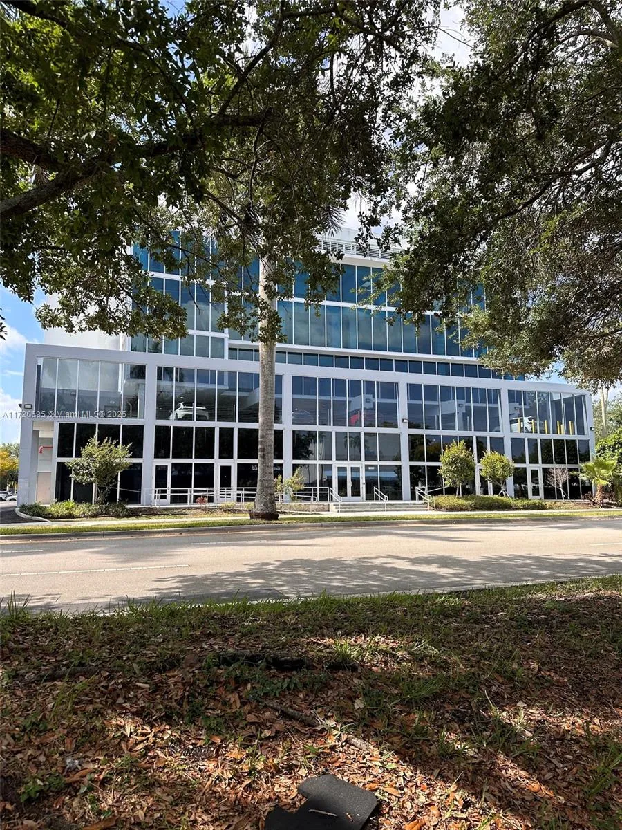 10450 NW 33rd St # 203, Doral FL 33172
