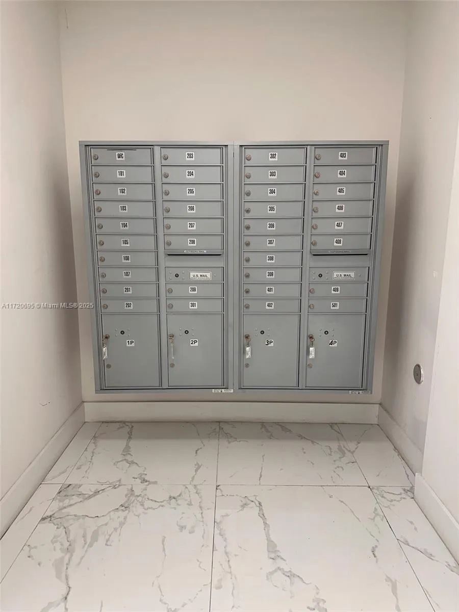 10450 NW 33rd St # 203, Doral FL 33172