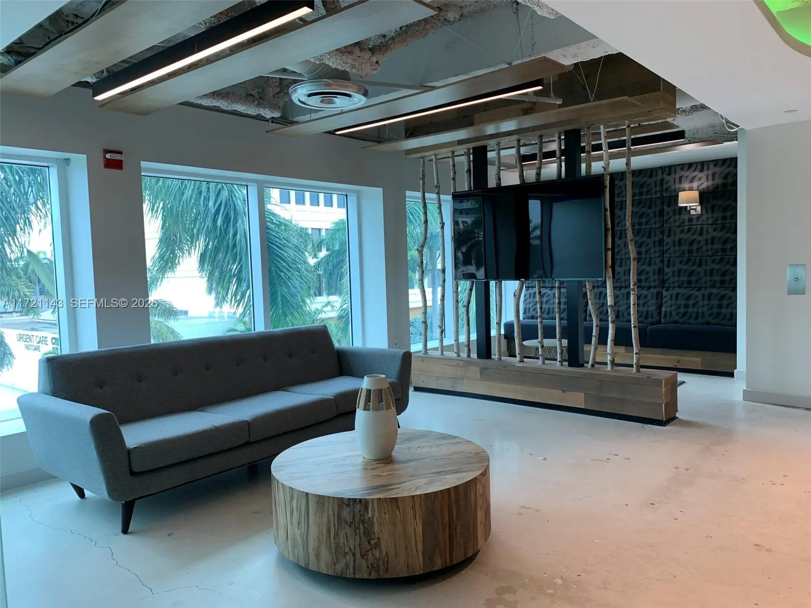 820 W 41 St # 401, Miami Beach FL 33140