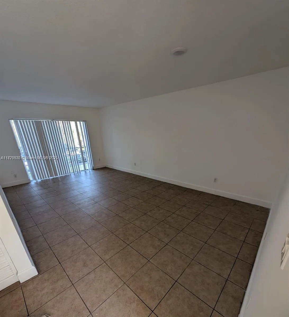 2800 NW 56th Ave # B202, Lauderhill FL 33313