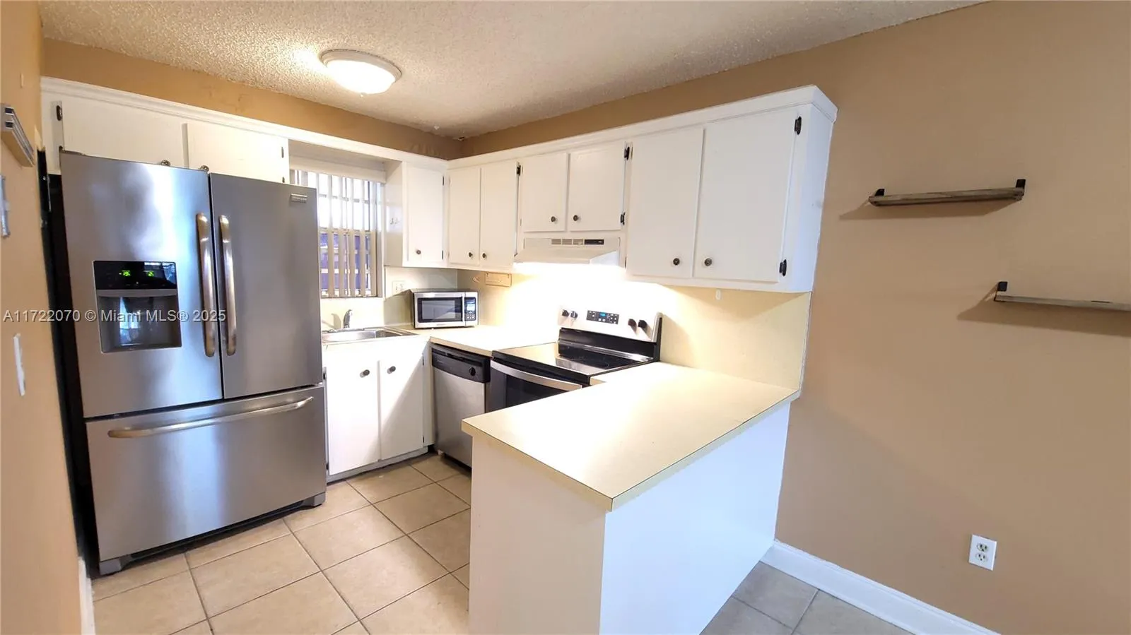 600 NE 25th St # 12, Miami FL 33137