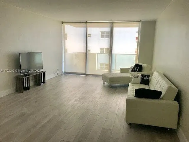1 bedroom 1 bath for sale at 1200 West Ave # 1018, Miami Beach FL 33139