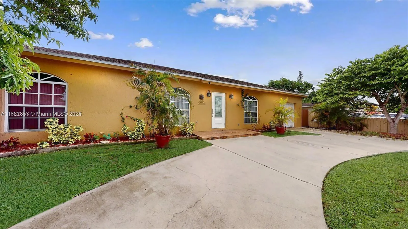 386 NW 17th Ct, Homestead FL 33030