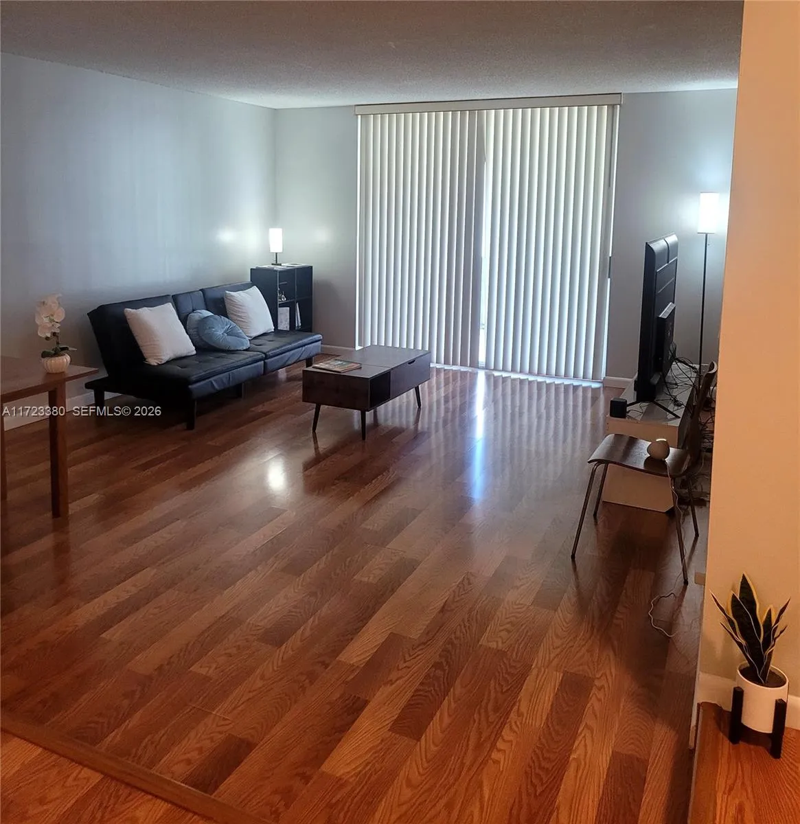 3750 Inverrary Dr # 2Y, Lauderhill FL 33319