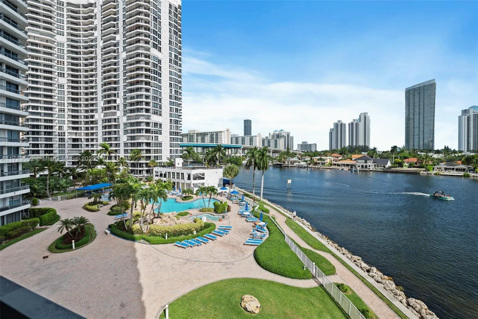 2 bedroom 2 bath for sale at 19101 NE 36th Ct # 1407, Aventura FL 33180