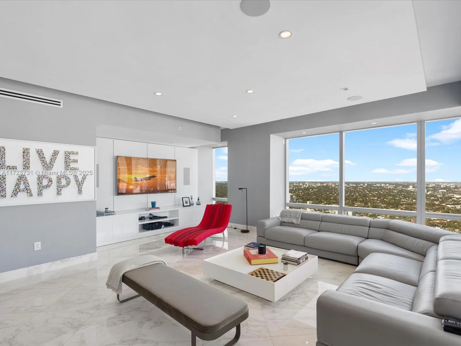 1425 Brickell Ave, Miami FL 33131