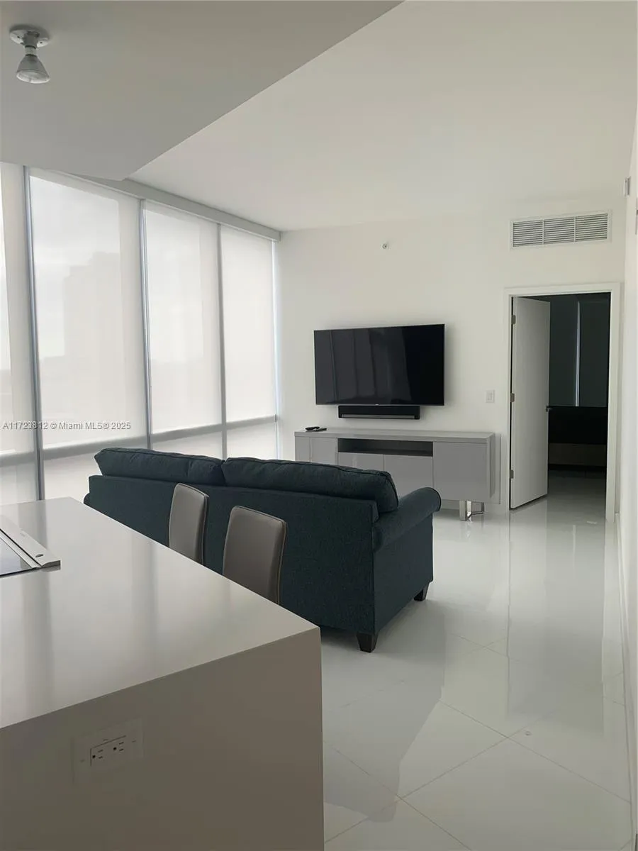 1 bedroom 1 bath for sale at 851 NE 1st Ave # 1002, Miami FL 33132