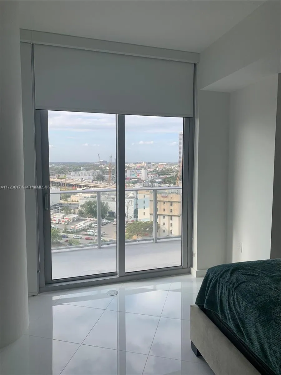 851 NE 1st Ave # 1002, Miami FL 33132
